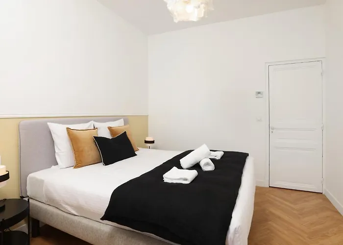 La Pittoresque 2 Apartment